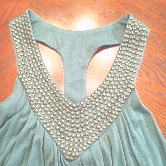 V-CUT AND T-BAR BEADED FLOWY TOP IN TEAL | SPENSE - Picture 2 of 4